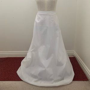 Bridal Petticoat White Slip. Nylon. Size S. Like new. 3 layers